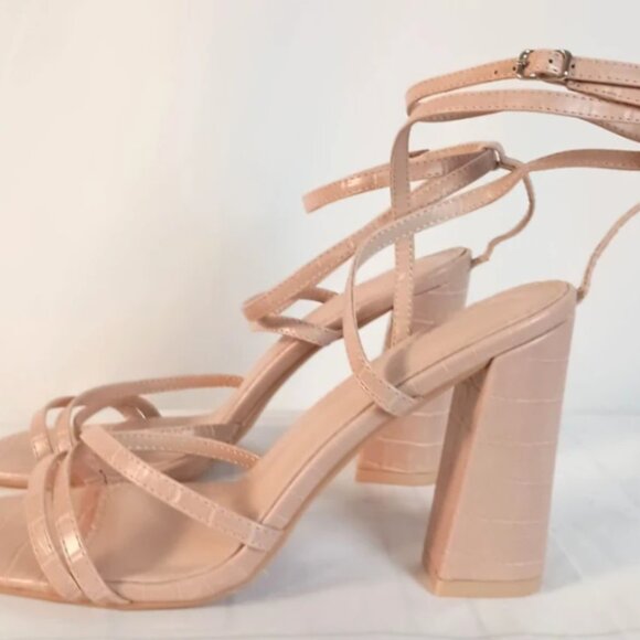 Jeeini Nude Strappy Block Heel Ankle Strap Sandals Womens Size 41 NEW - Picture 2 of 2